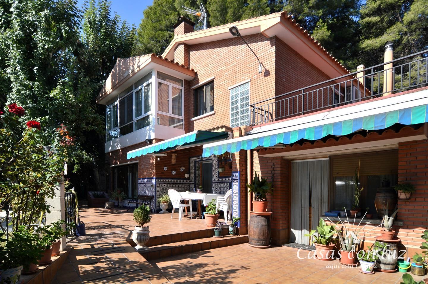 Vista exterior de Casa o xalet en venda en  Zaragoza Capital amb Calefacció, Jardí privat i Parquet