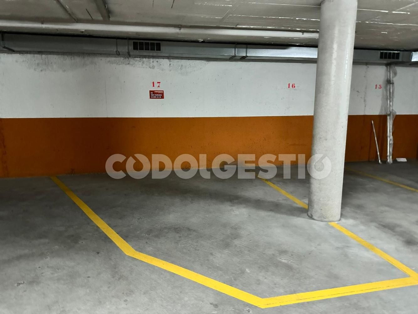 Aparcament de Garatge en venda en Vic