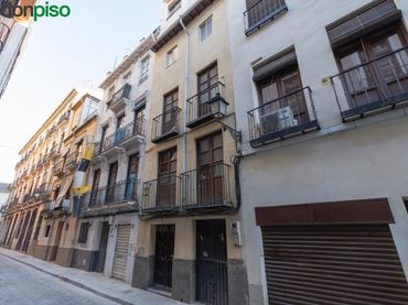 Casa con balcone in vendita a Calle CONDE DE LAS INFANTAS
