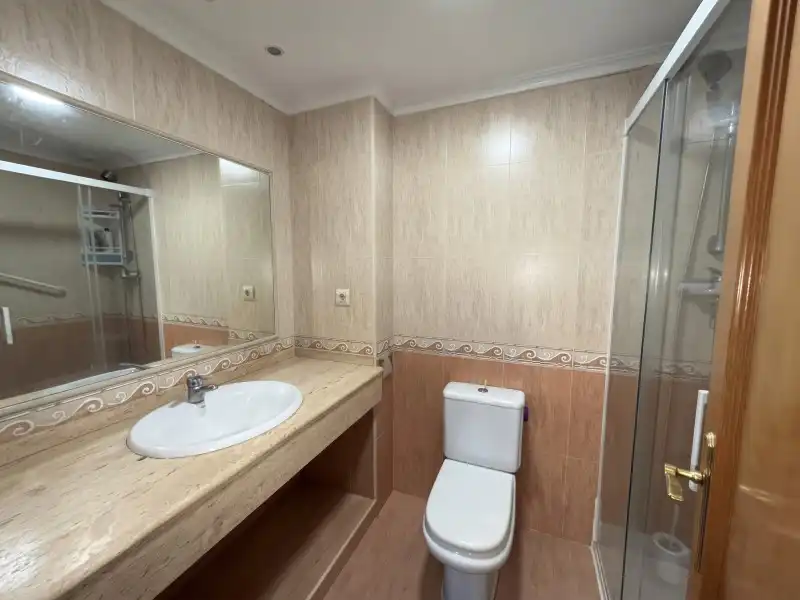 Baño de Piso en venta en Valencia con Aire acondicionado y Balcón