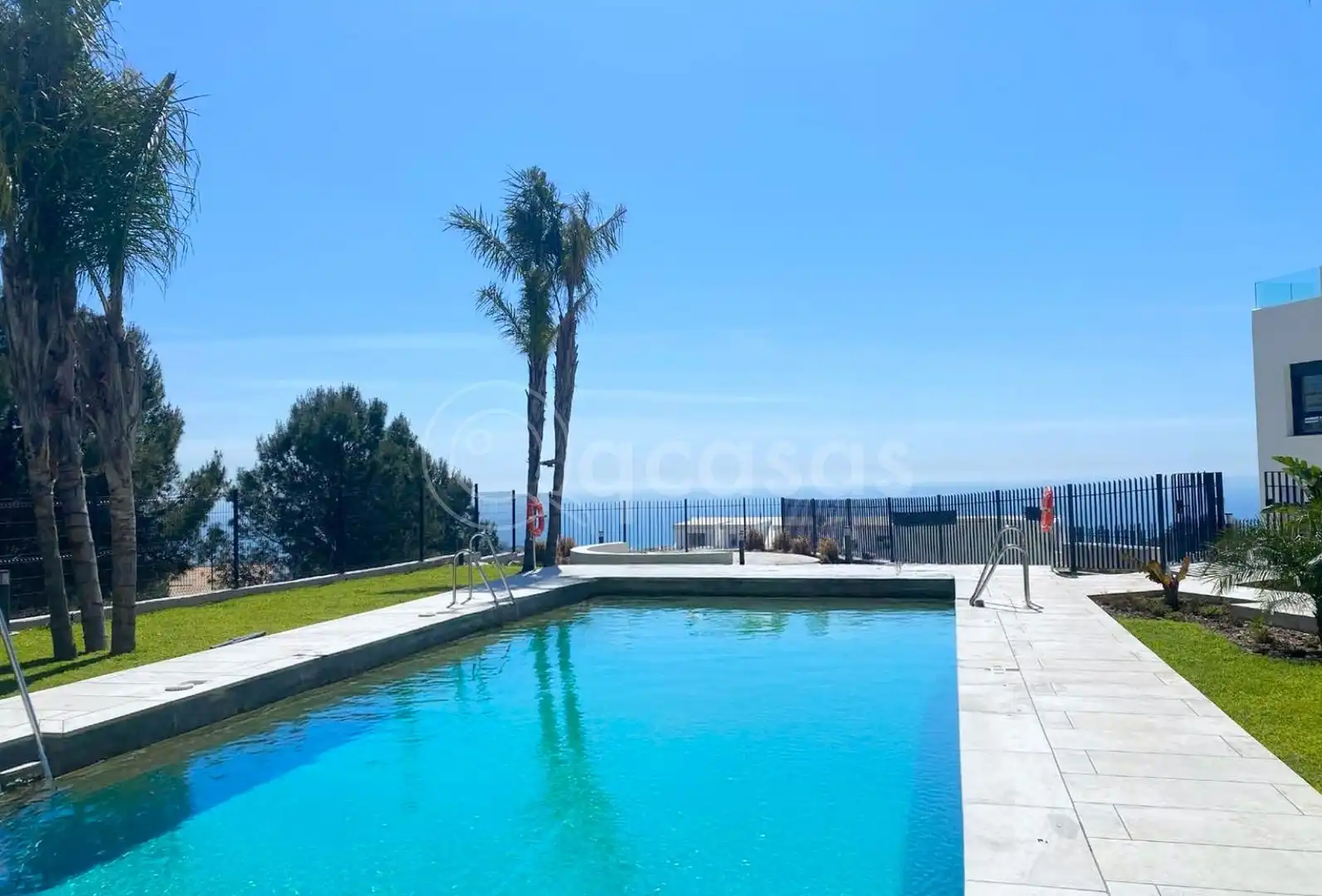 Piscina de Apartamento en venta en Benalmádena con Terraza, Horno y Lavadora