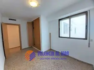 Habitación de Piso en venta en Valencia con Aire acondicionado, Horno y Balcón