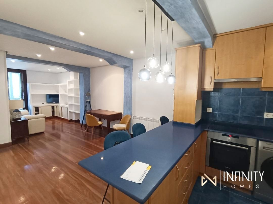 Flat for sale in Txakur Kalea, Casco Viejo