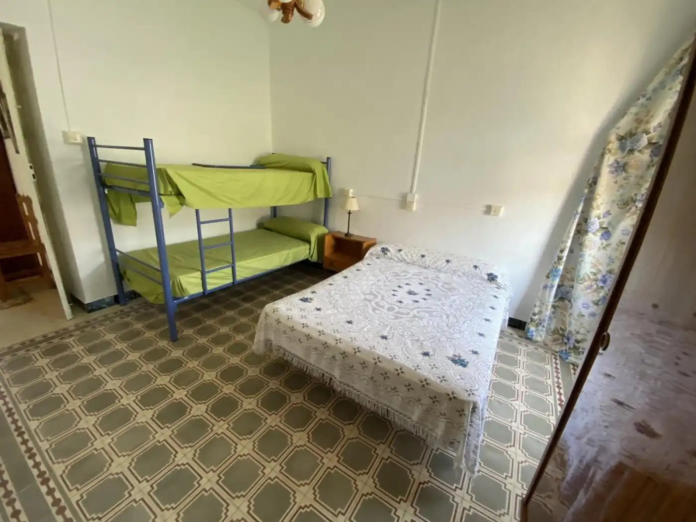 Dormitori de Casa o xalet en venda en El Pedroso amb Terrassa, Traster i Balcó