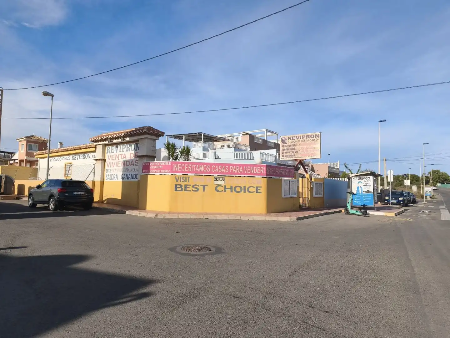 Außenansicht von Büro zur Miete in Torrevieja mit Klimaanlage und Terrasse