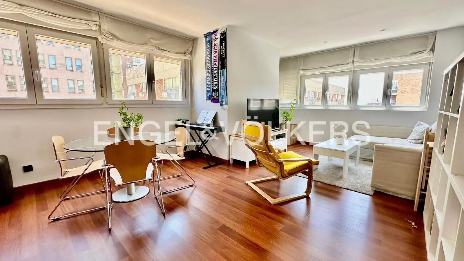 Sala de estar de Piso de alquiler en Madrid con Calefacción, Terraza y Piscina
