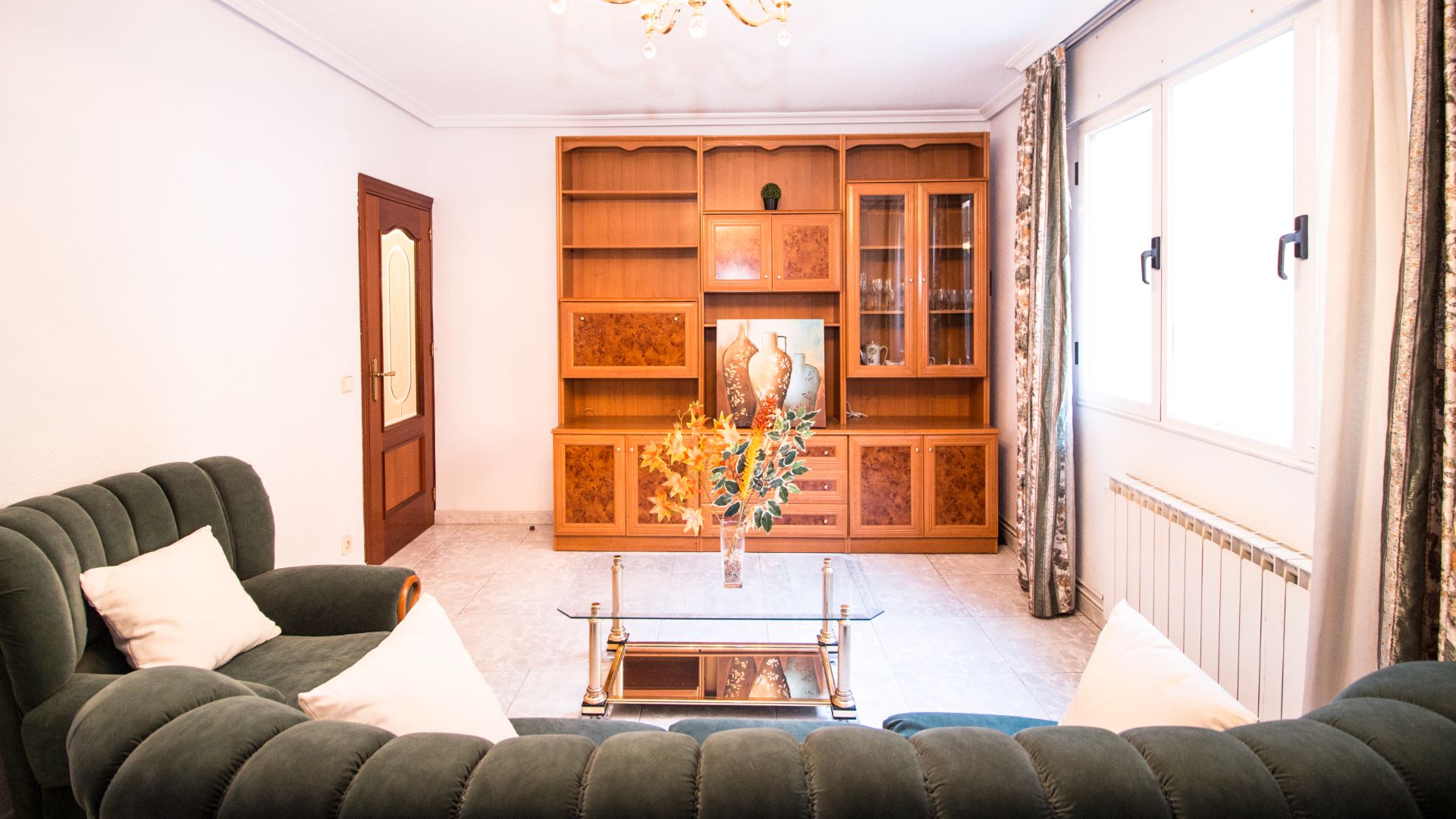 Sala d'estar de Pis en venda en  Madrid Capital amb Aire condicionat, Calefacció i Moblat