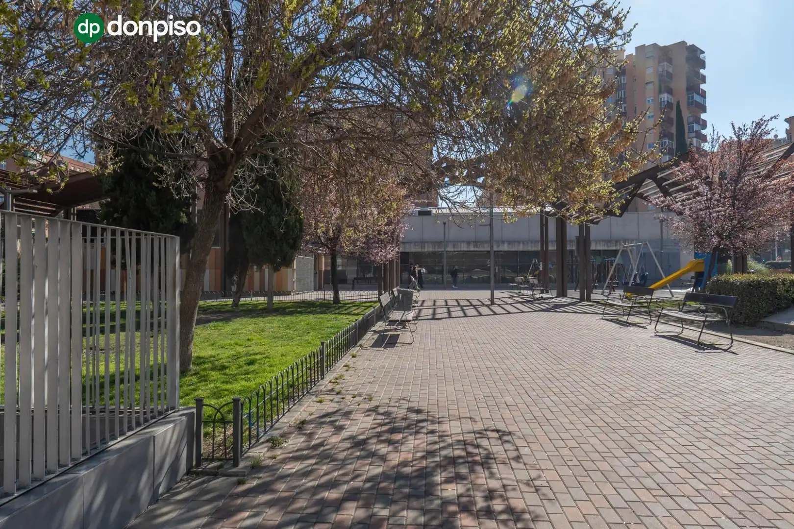 Exterior view of Flat for sale in Zaidín