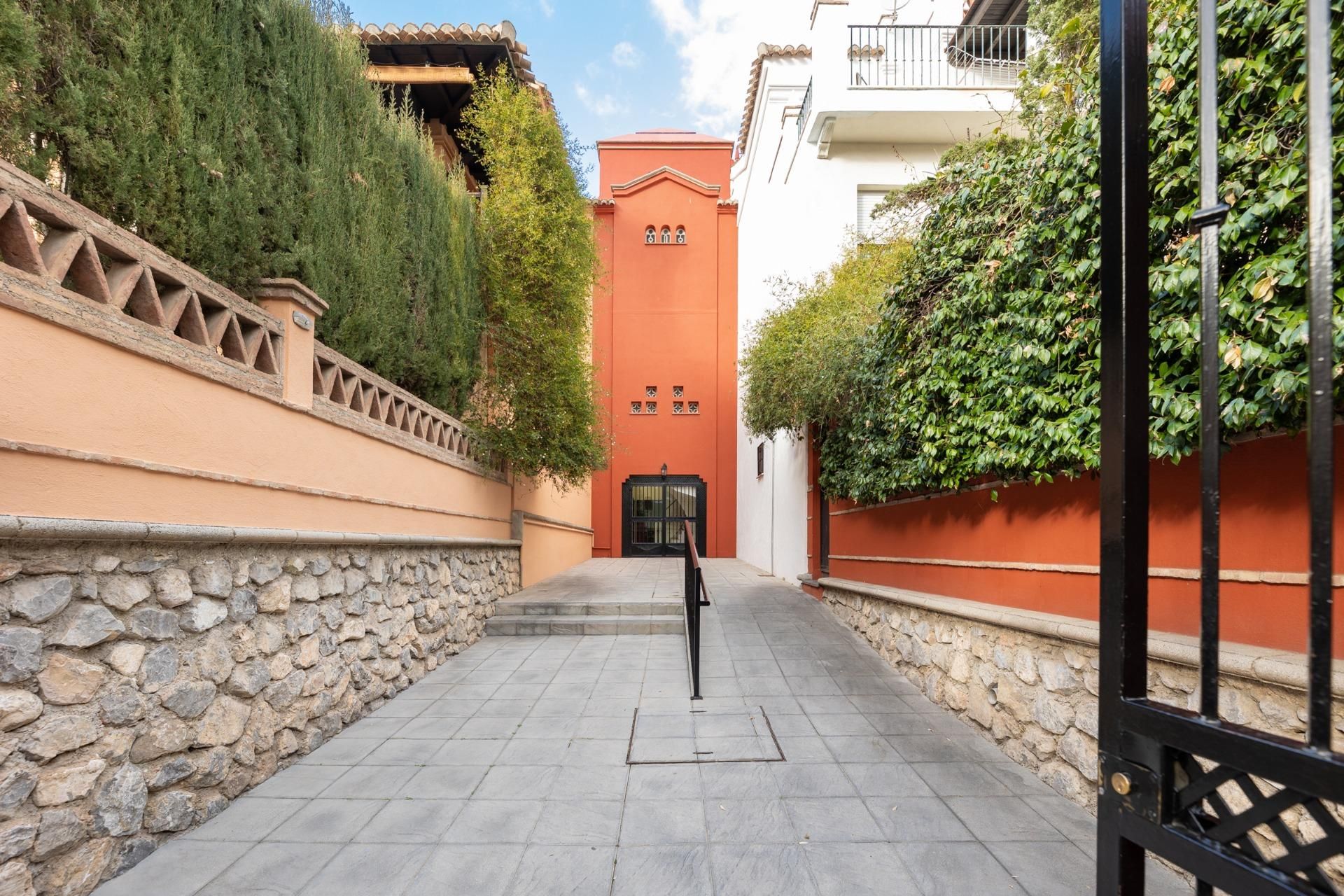 Exterior view of Duplex for sale in  Granada Capital  with Air Conditioner, Heating and Private garden