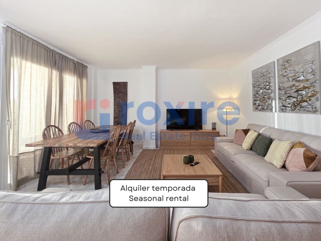 Sala de estar de Planta baja de alquiler en Sant Josep de sa Talaia con Aire acondicionado, Jardín privado y Terraza