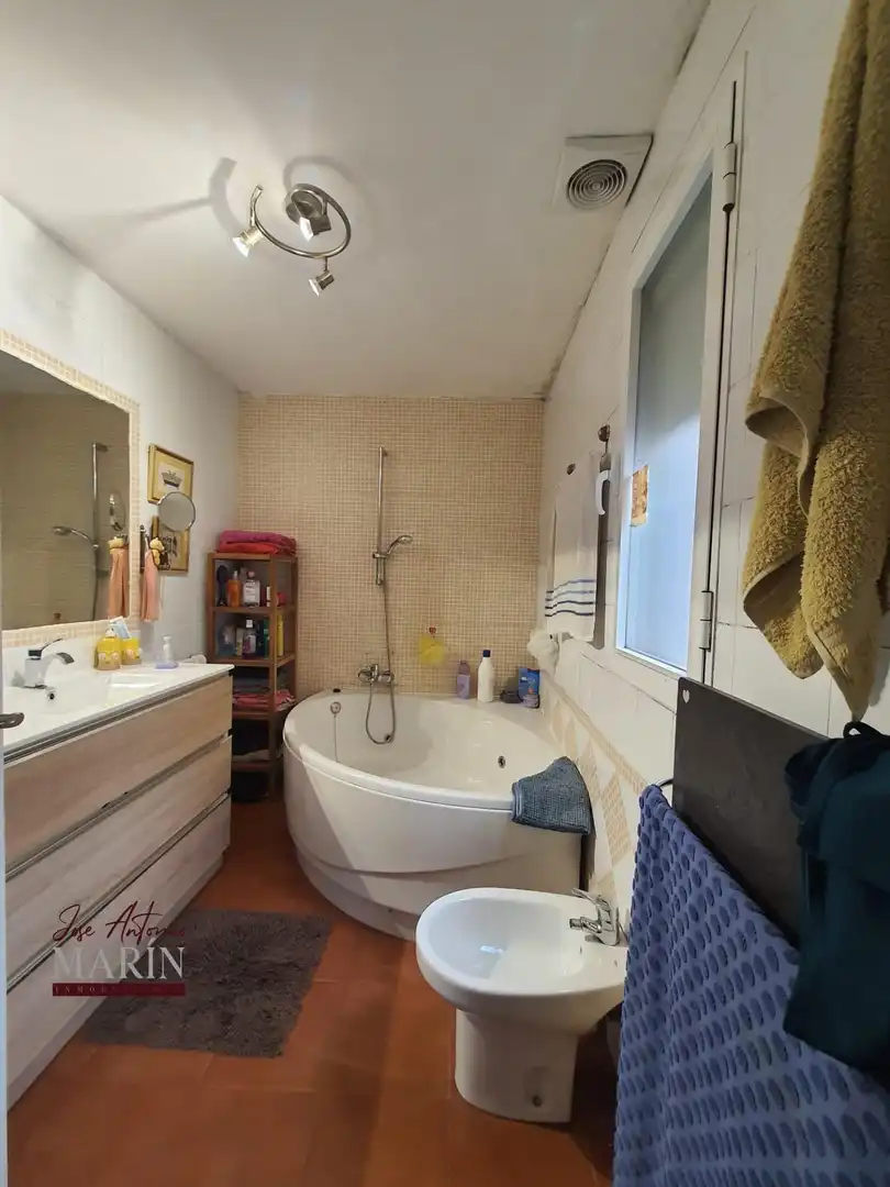 Bathroom of Flat for sale in Badajoz  with Terrace