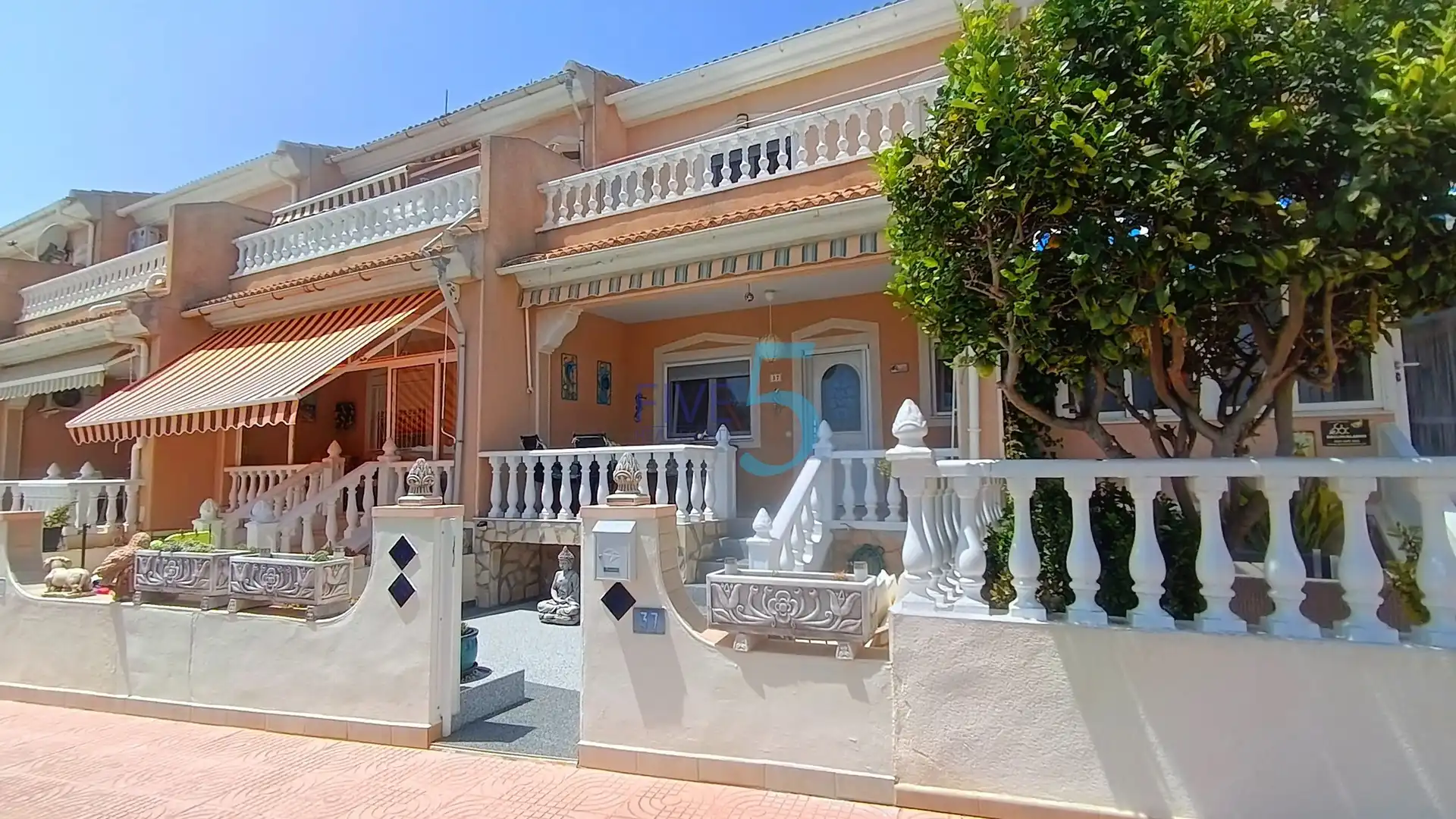 Casa adosada en venta en Doña Pepa