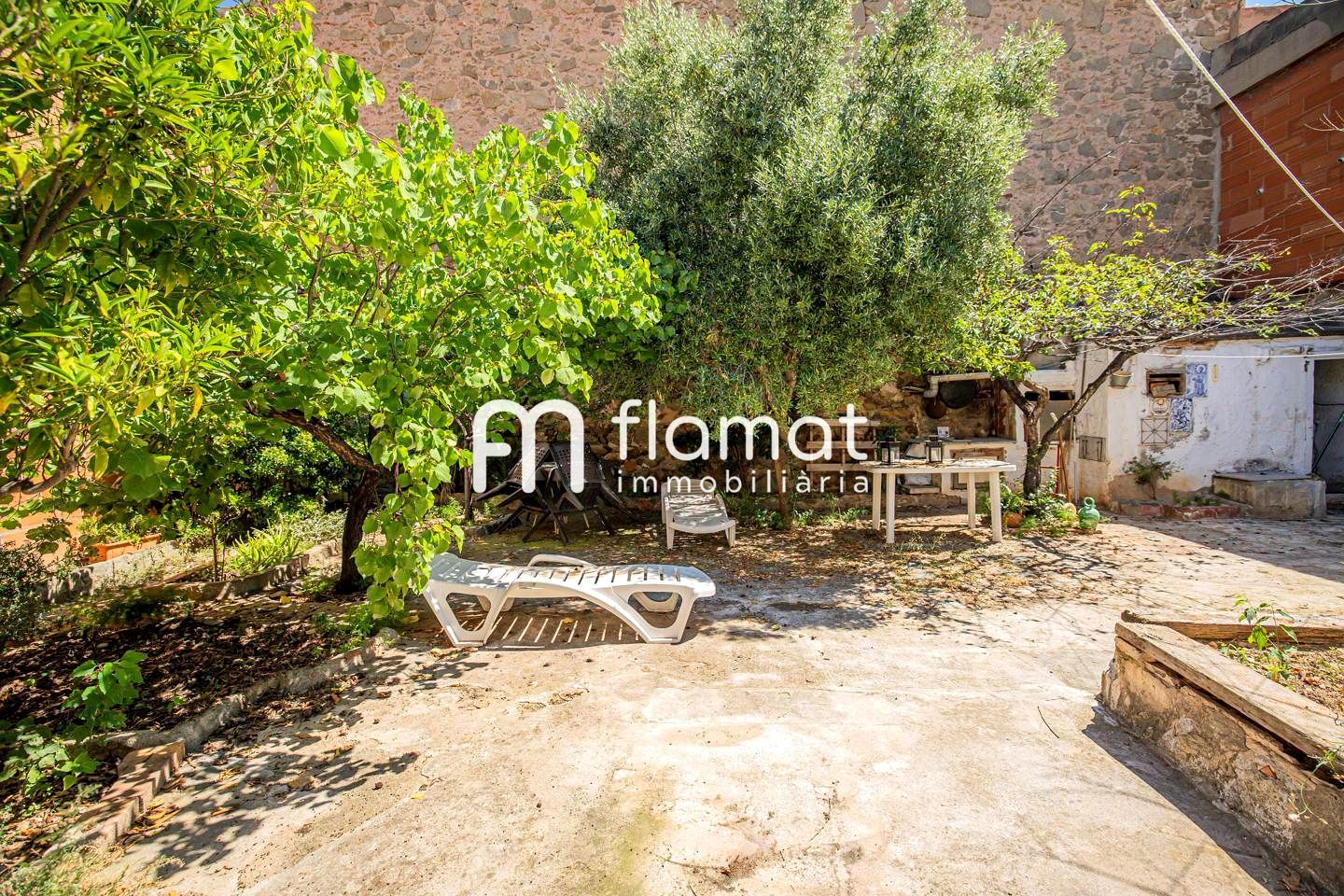 Country house zum verkauf in Santa Coloma de Gramenet mit Privatgarten und Terrasse