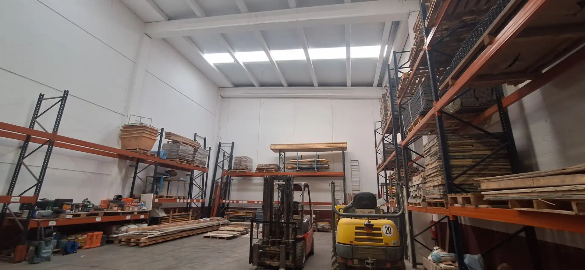 Fabrikhallen zur Miete in Bétera