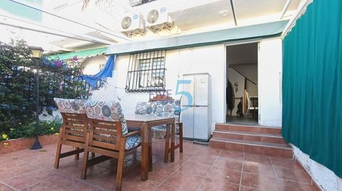 Este exclusivo bungalow de dos habitaciones se encuentra en una de las zonas más codiciadas de Santa Pola, junto al puerto y a poc, imatge 2