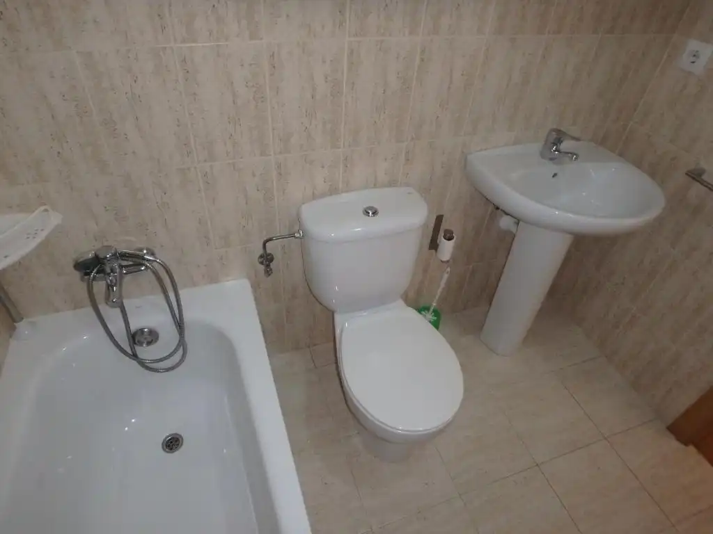 Badezimmer von Wohnung zum Verkauf in Yesa mit Heizung und Möbliert