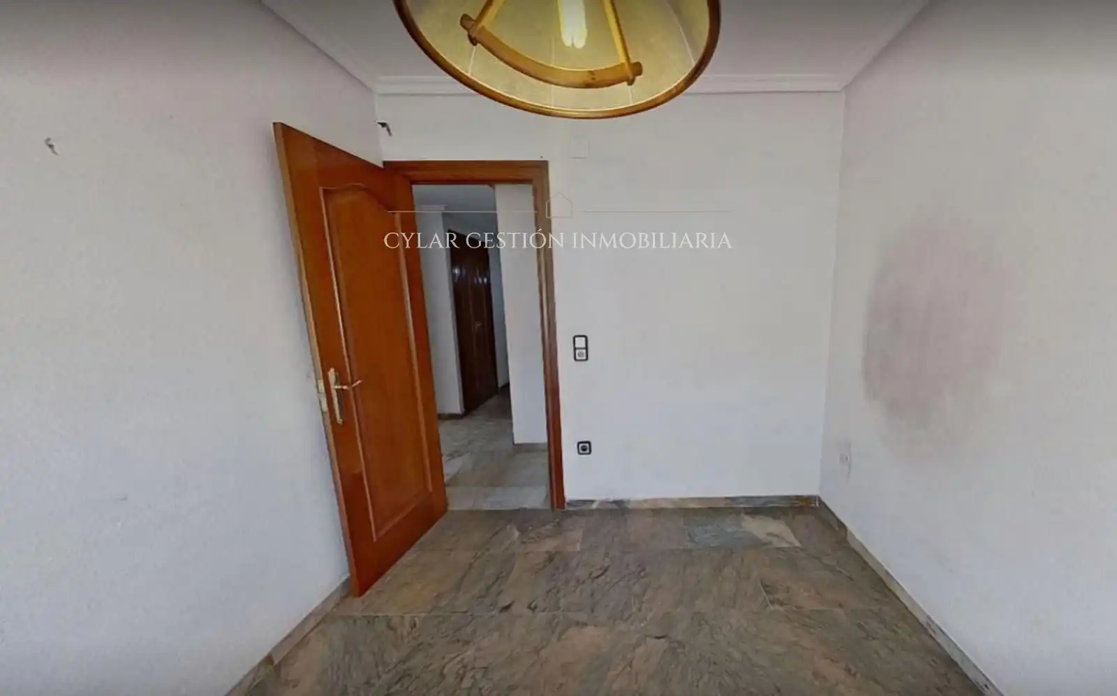 Piso en venta en Salamanca con Calefacción, Terraza y Piscina