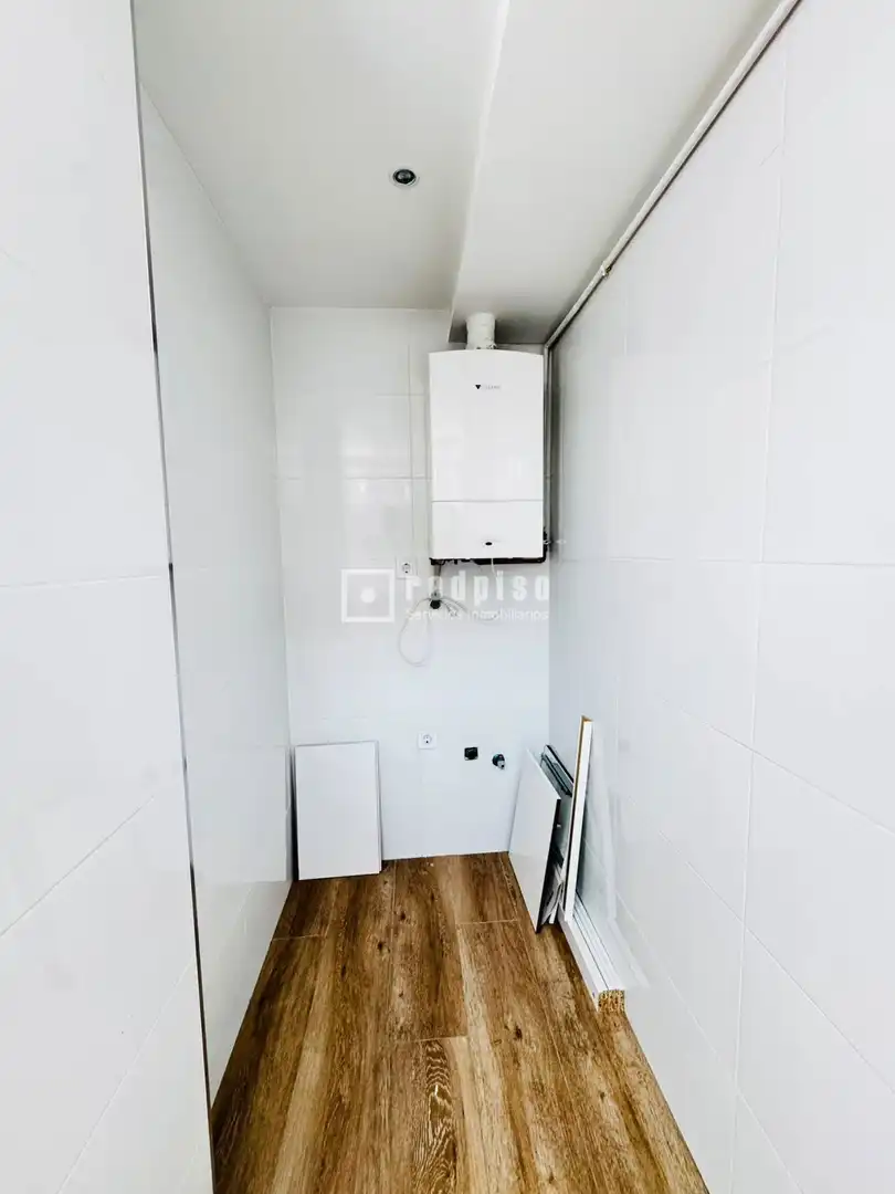 Bany de Pis en venda en Fuenlabrada amb Aire condicionat, Calefacció i Terrassa