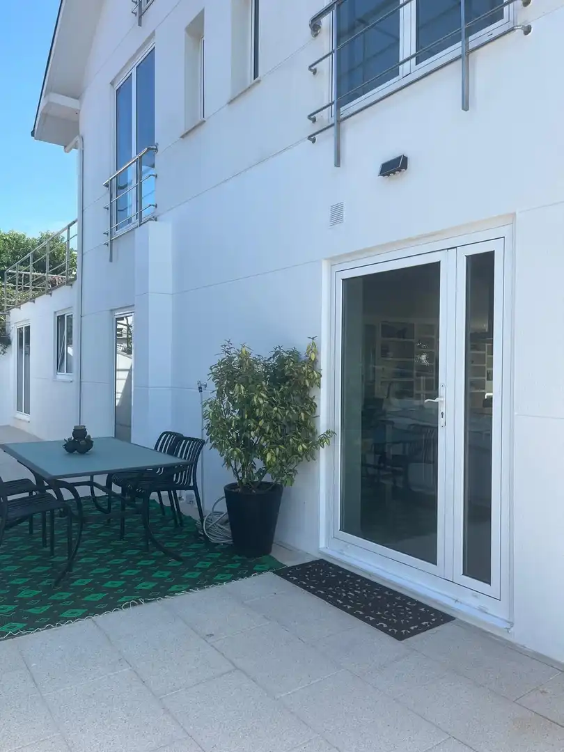 Terrassa de Casa o xalet en venda en Oleiros amb Calefacció, Jardí privat i Terrassa