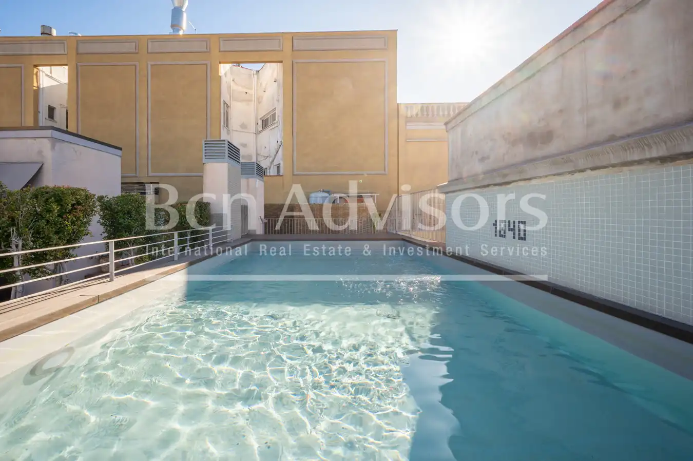 Piscina de Pis en venda en Barcelona amb Aire condicionat, Calefacció i Moblat