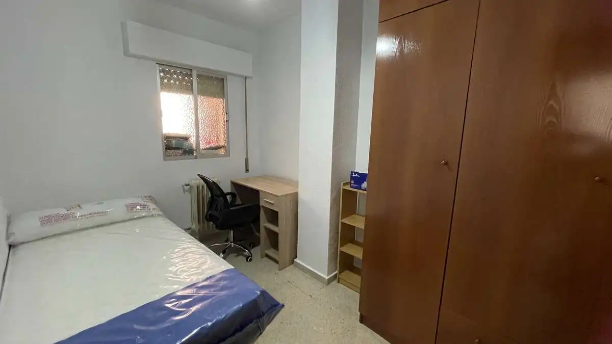 Bedroom of Flat for rent in Granada  with Air Conditioner and Heating