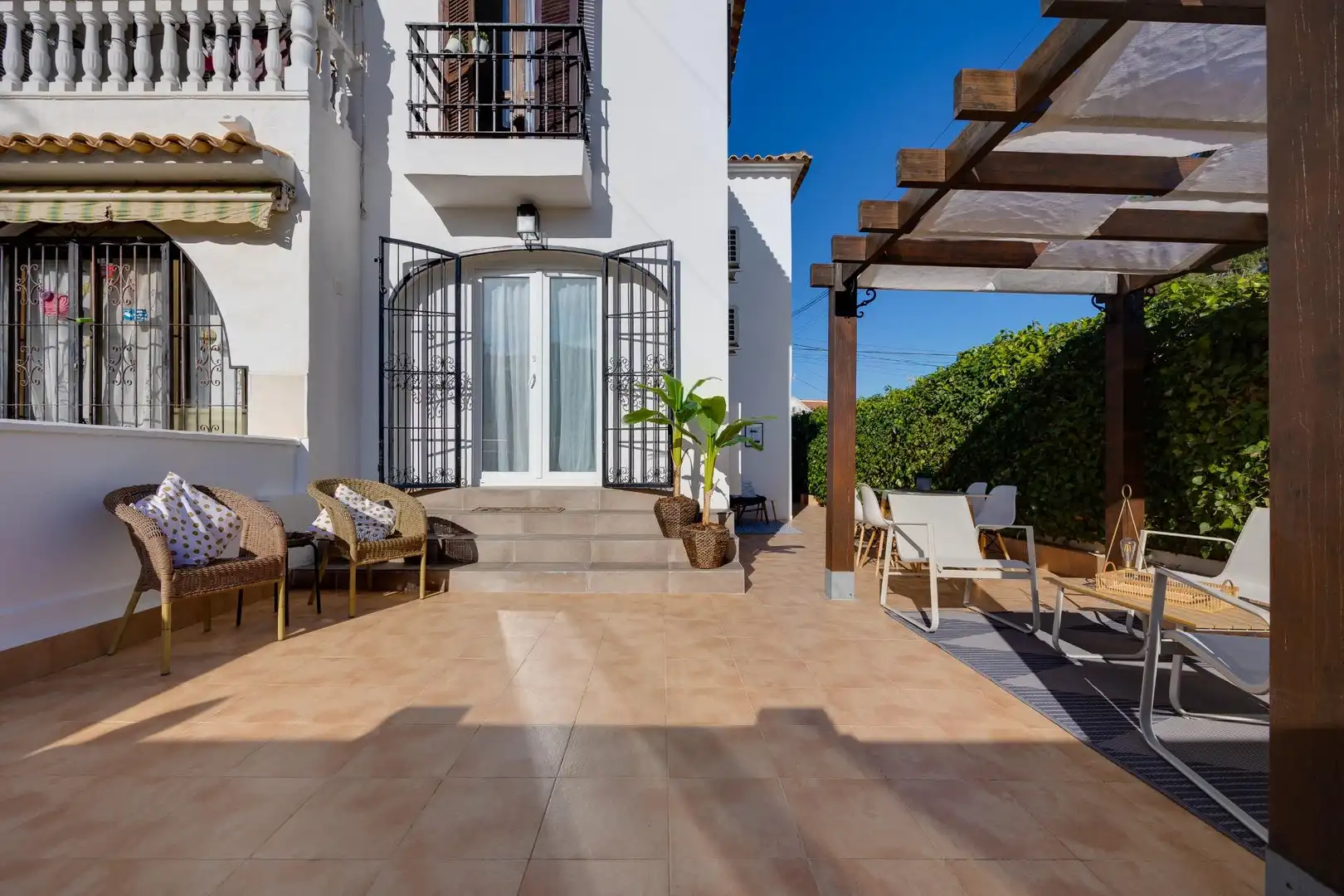 Terrassa de Casa o xalet en venda en Torrevieja amb Aire condicionat, Jardí privat i Moblat