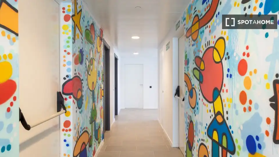 Room in Port Forum