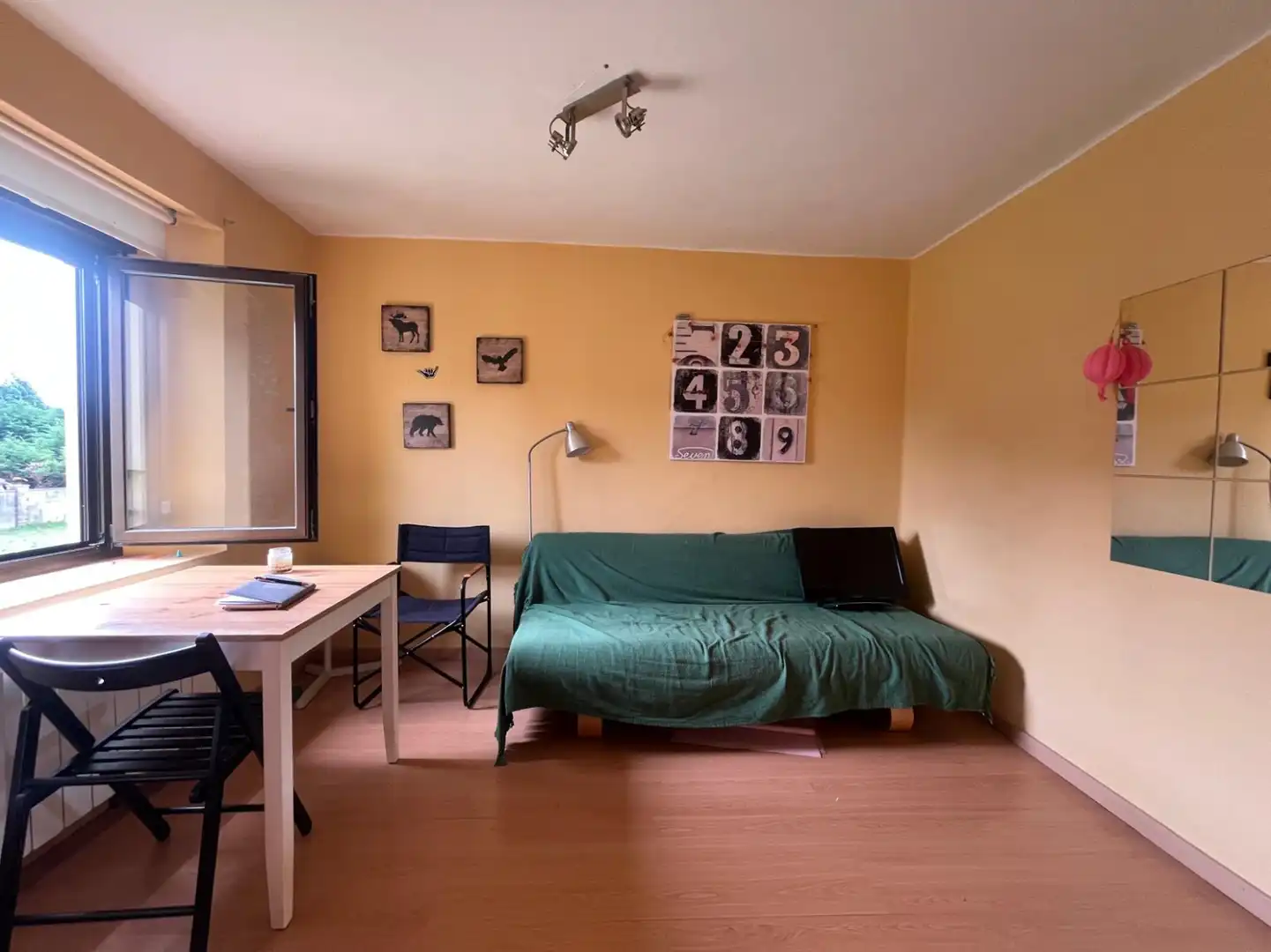 Sala d'estar de Casa o xalet en venda en Camargo amb Calefacció, Jardí privat i Traster