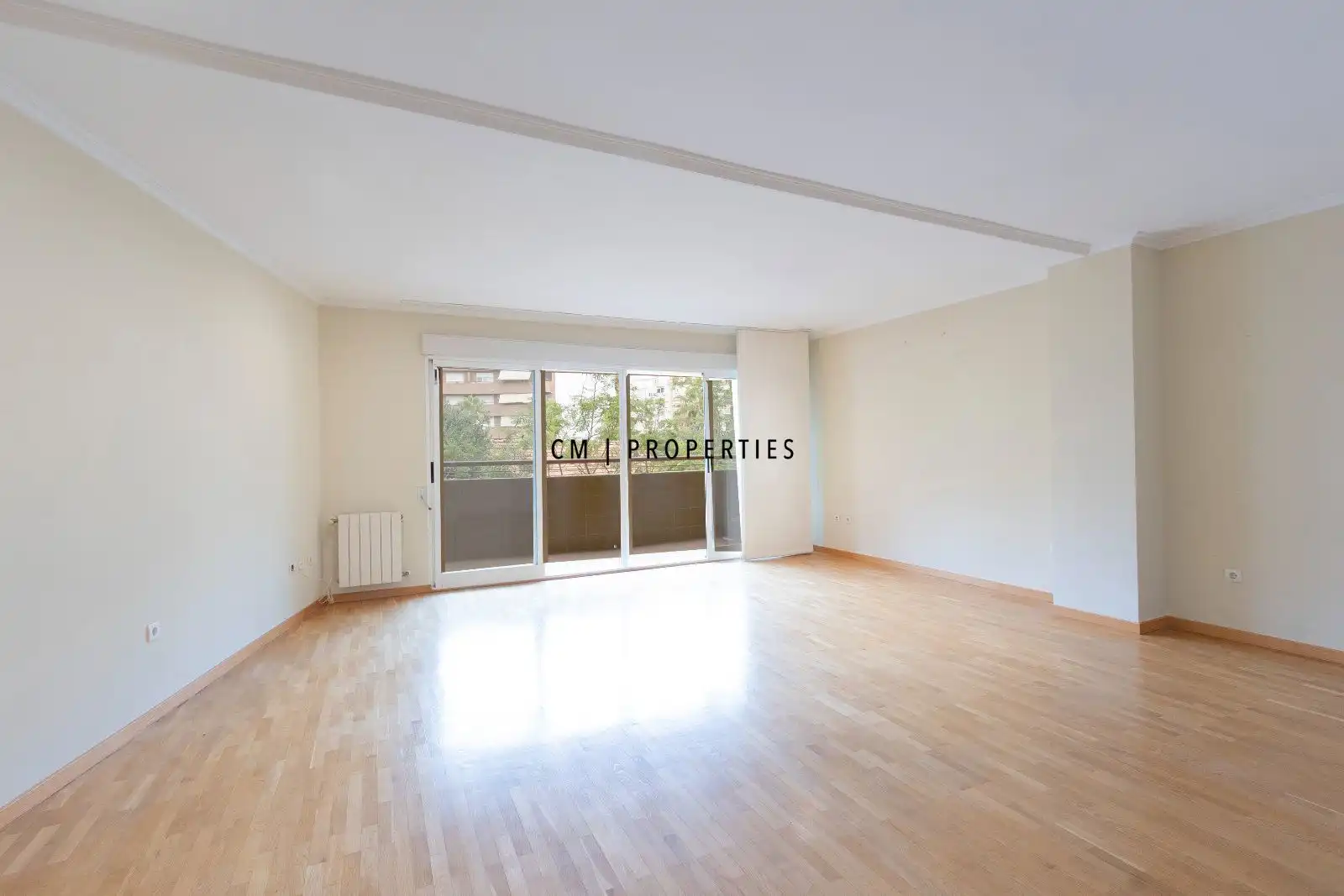 Vista exterior de Piso de alquiler en Valencia con Aire acondicionado, Calefacción y Parquet