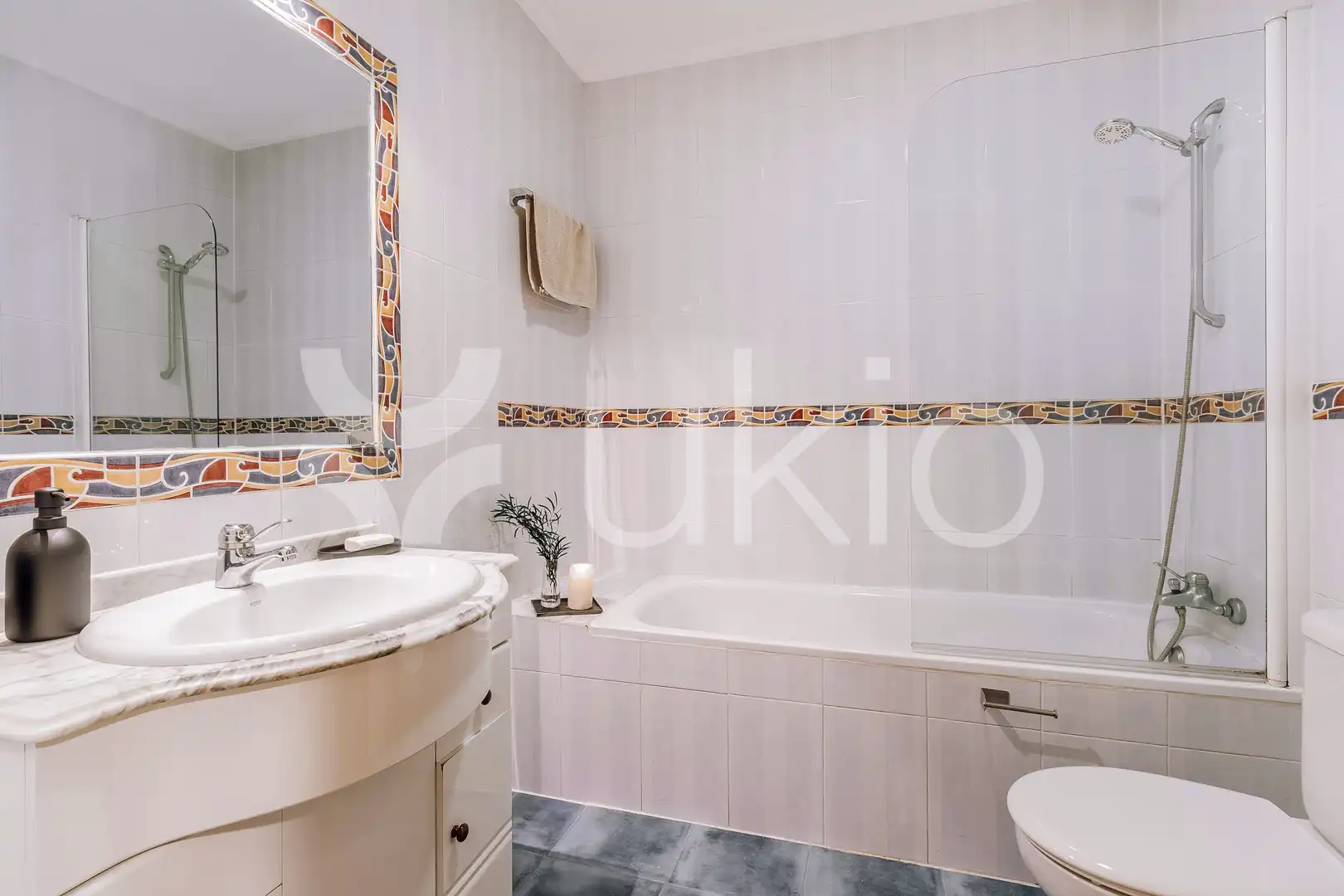 Badezimmer von Wohnungen zur Miete in Madrid mit Klimaanlage, Heizung und Möbliert