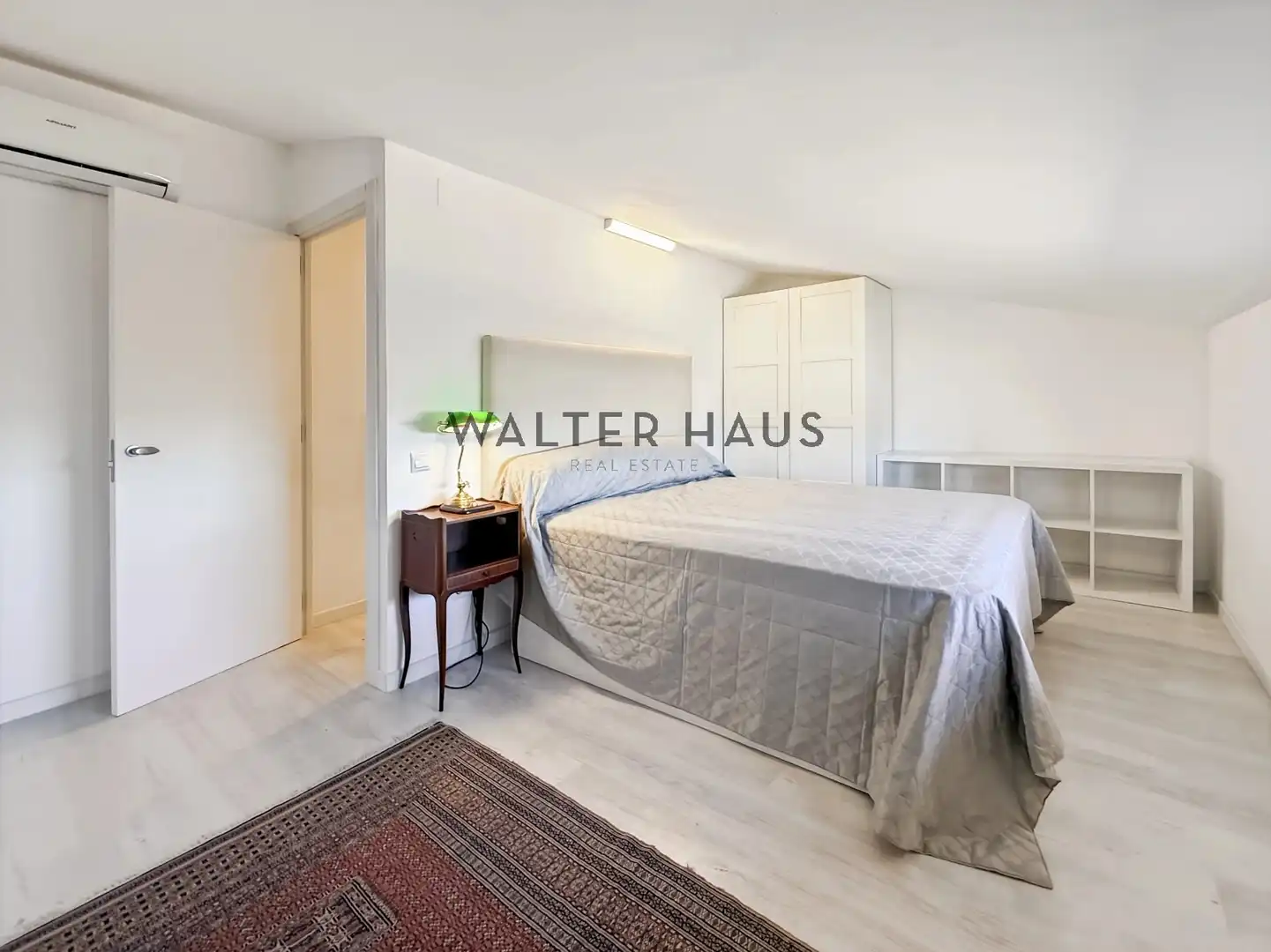 Habitación de Dúplex en venta en Barcelona con Aire acondicionado y Amueblado
