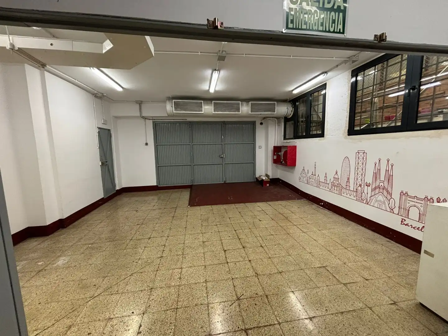 Commercial properties for sale in Barcelona  with Air Conditioner