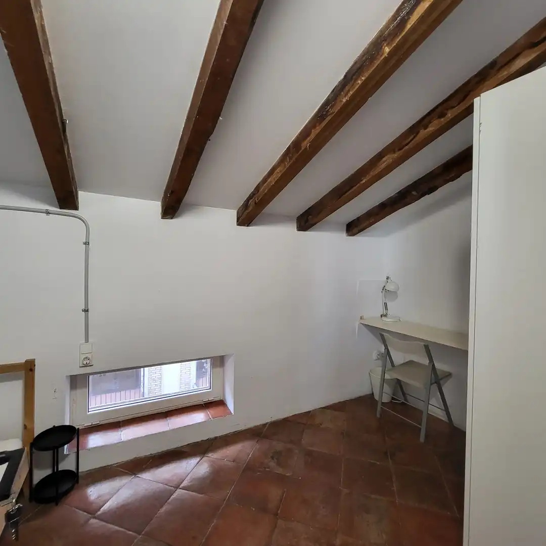 Room in Carrer dels Cadirers, 13, El Mercat