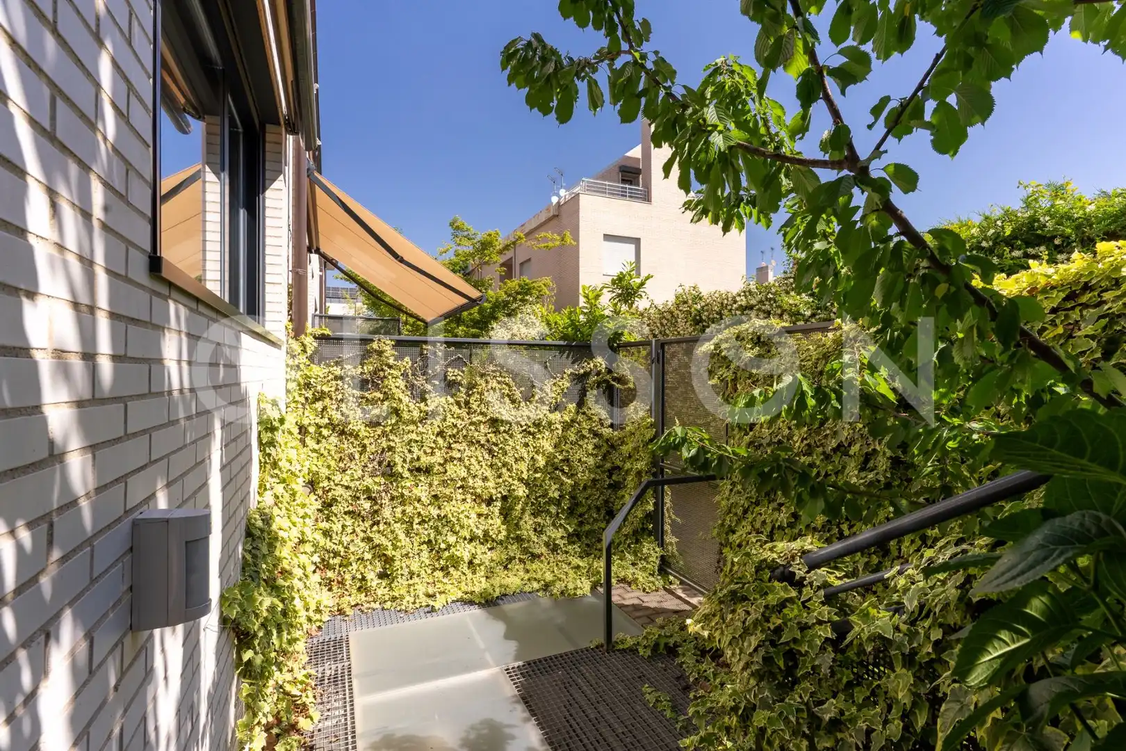 Terrace of Detached homes for sale in Madrid  with Air Conditioner, Heating and Private garden