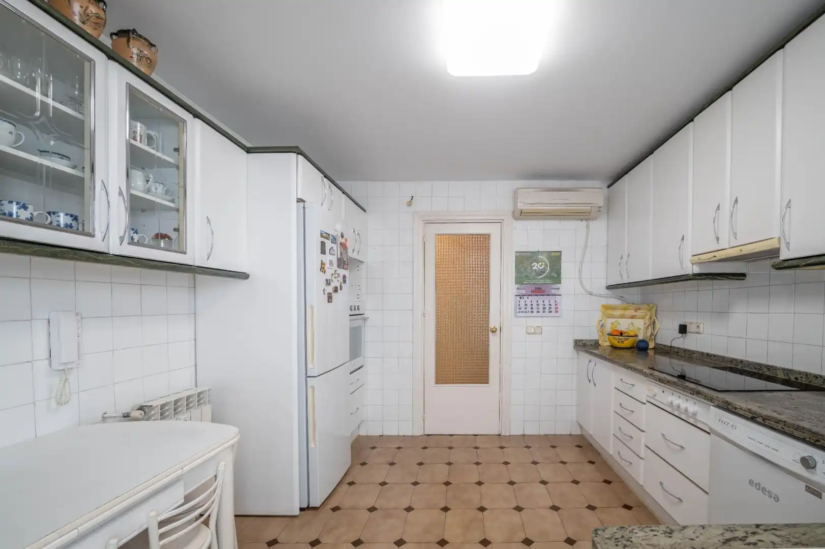 Cocina de Piso en venta en Granada con Terraza, Trastero y Balcón