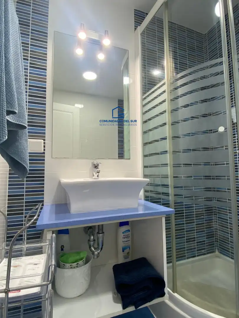 Bany de Apartament de lloguer en Cádiz amb Terrassa i Moblat