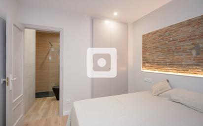 Bedroom of Flat for sale in Girona Capital  with Air Conditioner and Terrace