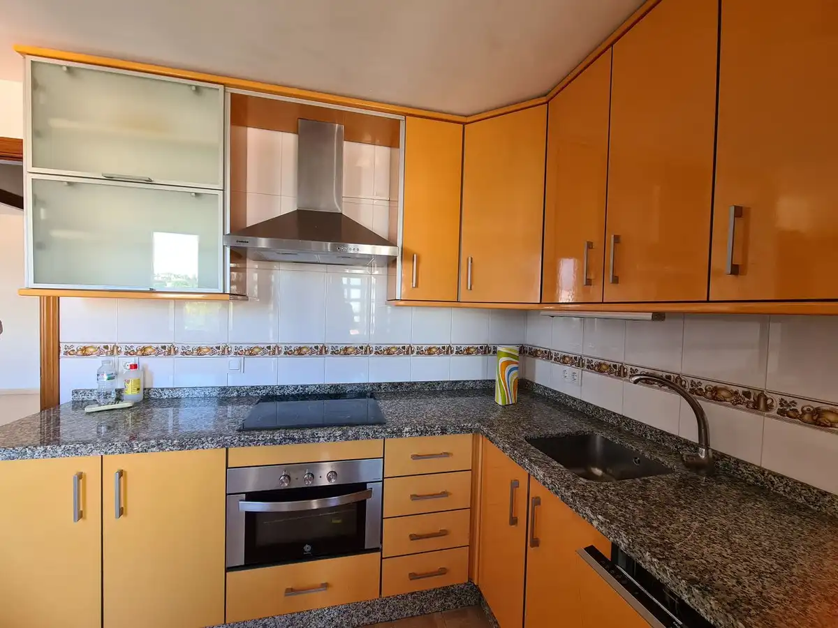 Cuina de Apartament en venda en Manilva amb Aire condicionat i Terrassa