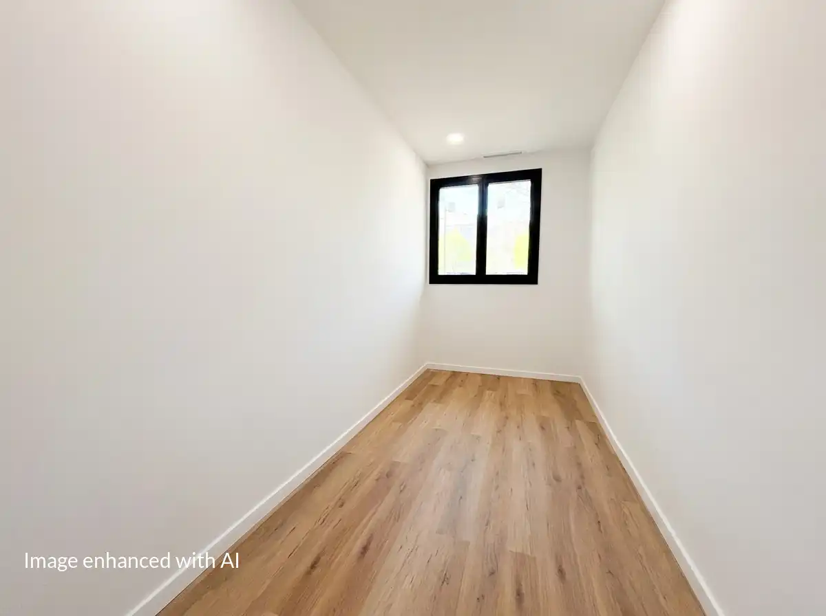 Bedroom of Flat for sale in Girona  with Air Conditioner, Heating and Parquet flooring