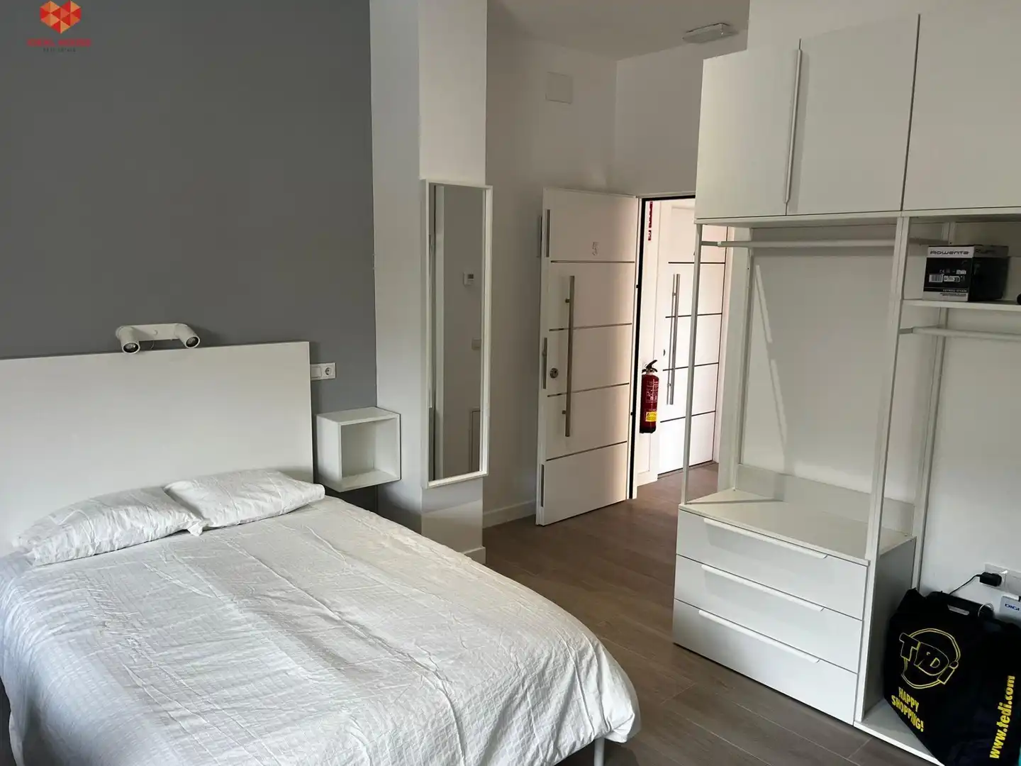 Habitación de Estudio de alquiler en Segovia con Calefacción y Amueblado