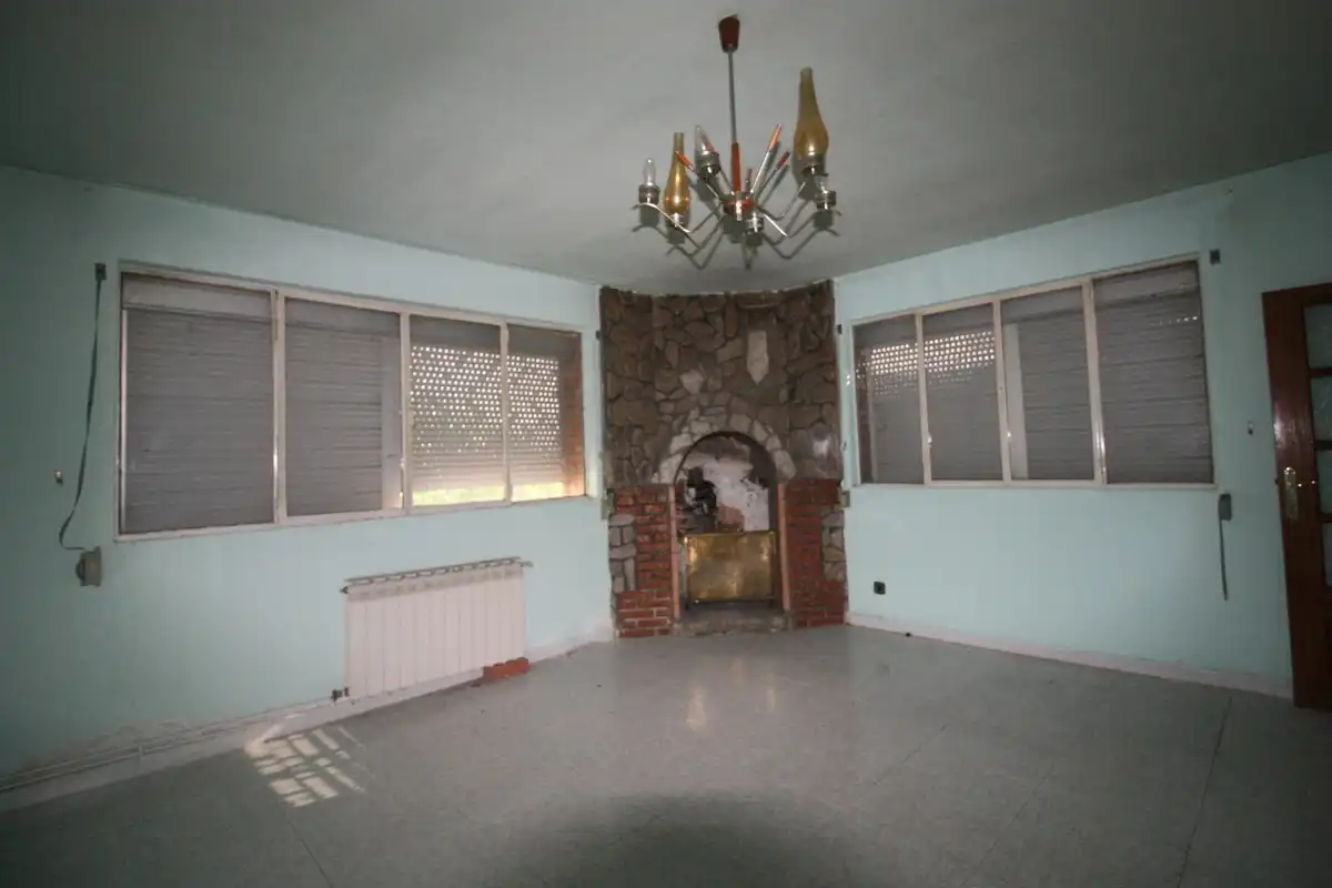 Sala d'estar de Casa o xalet en venda en Lanzahíta amb Jardí privat