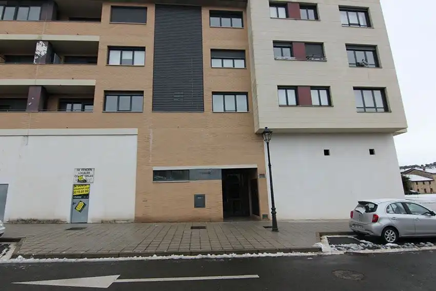 Vista exterior de Local en venta en Iruña Oka / Iruña de Oca