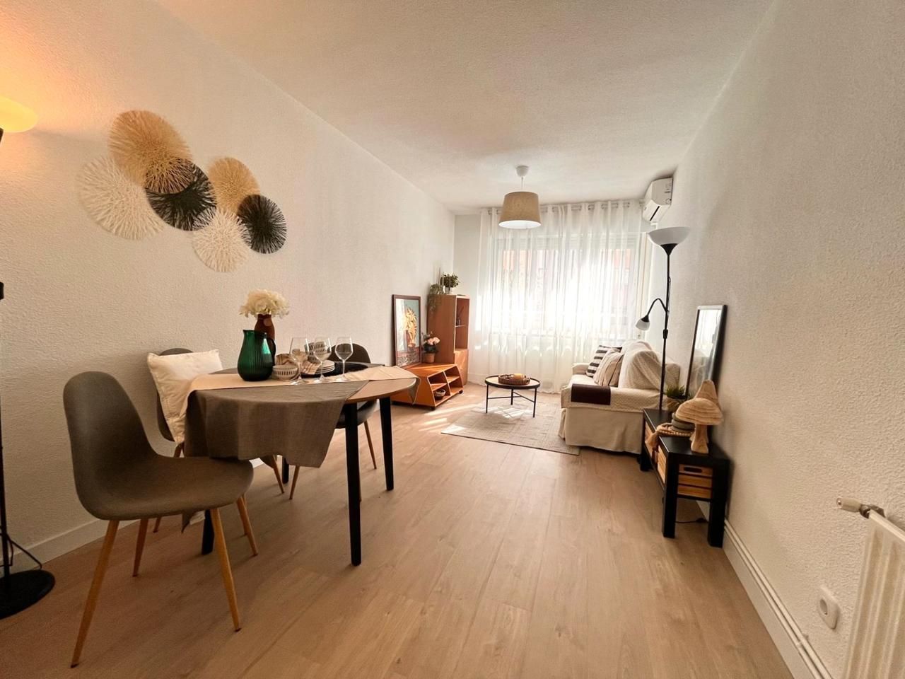 Sala d'estar de Planta baixa en venda en San Fernando de Henares amb Aire condicionat i Calefacció