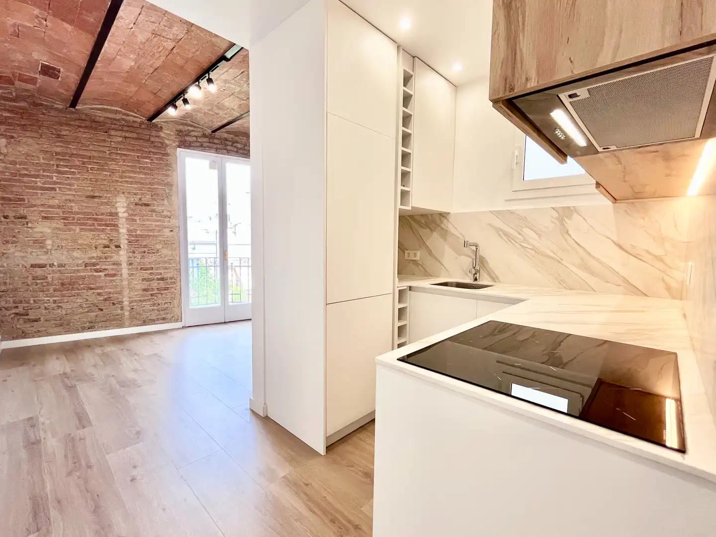 Küche von Wohnung zum Verkauf in Barcelona mit Klimaanlage, Heizung und Parkett