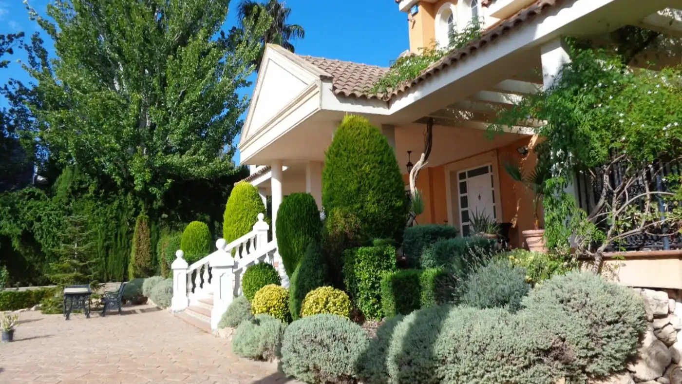 Jardín de Casa o chalet en venta en Petrer con Aire acondicionado, Calefacción y Jardín privado