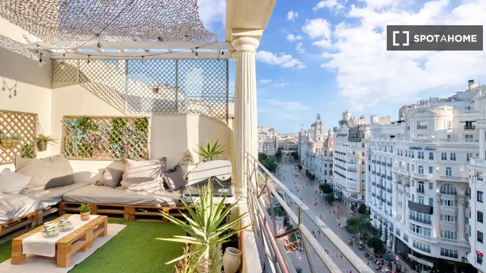 Flat with terrace to rent in Ciutat Vella