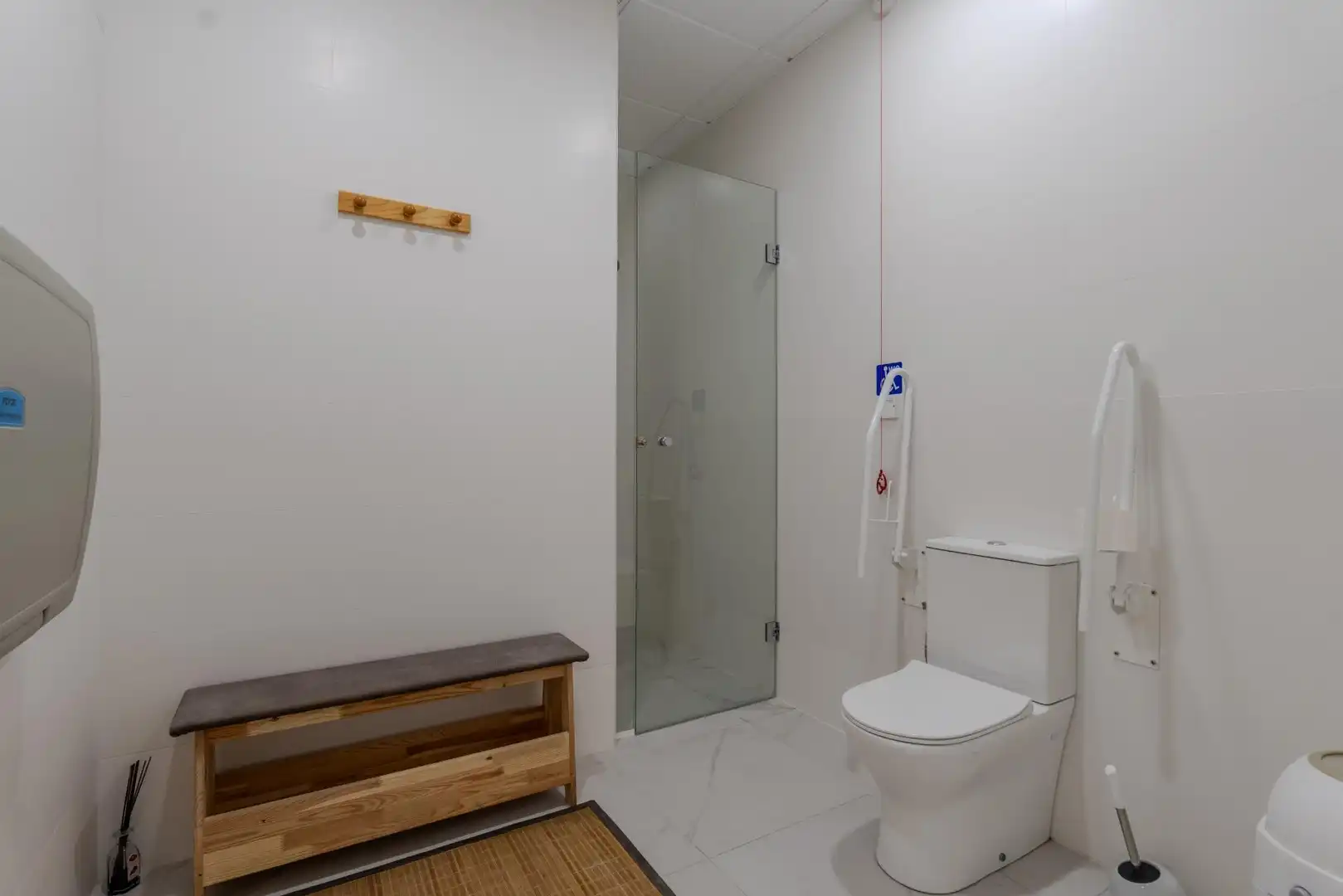 Bathroom of Commercial properties for rent in  Logroño  with Furnished