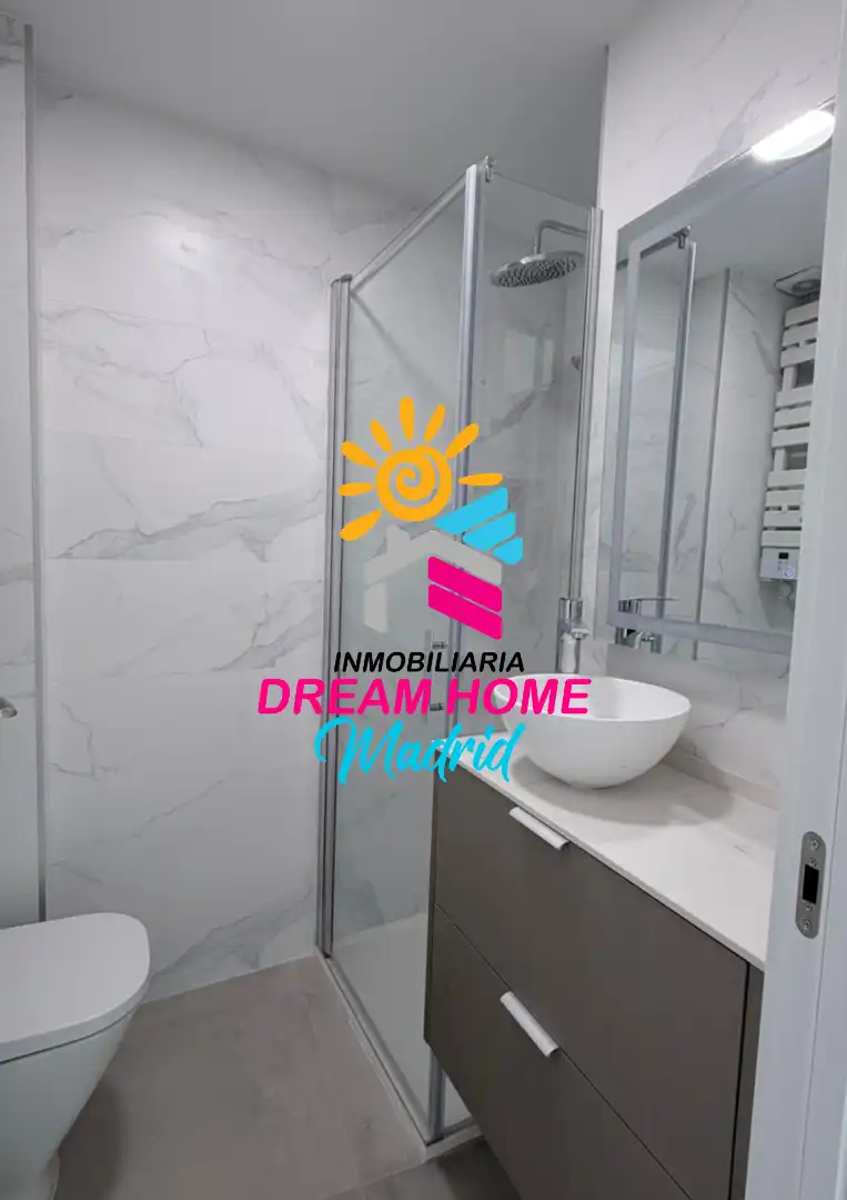Vista exterior de Piso en venta en Madrid con Aire acondicionado, Calefacción y Amueblado