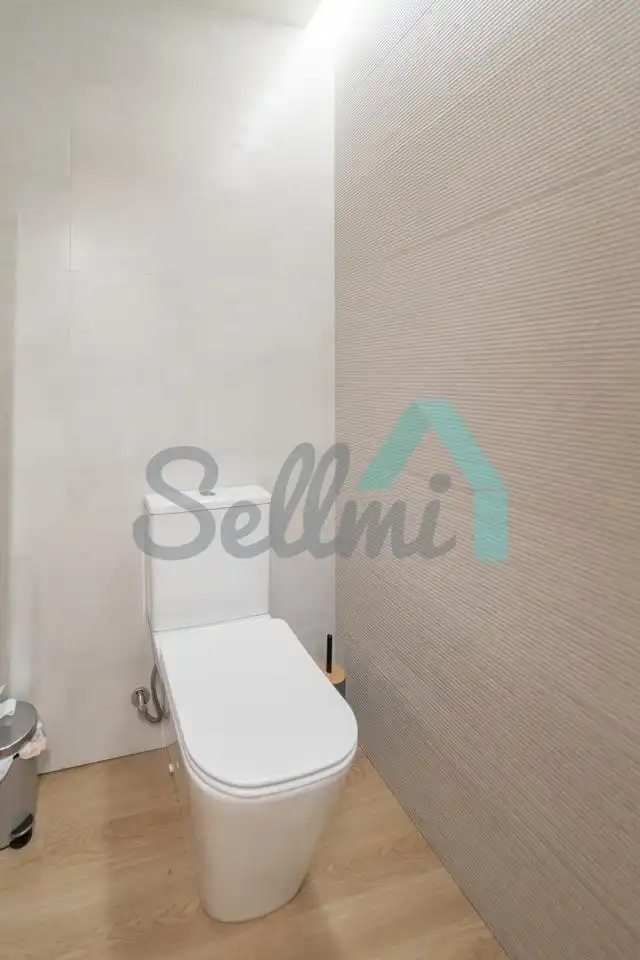Bathroom of Office for rent in Ribera de Arriba  with Air Conditioner and Furnished