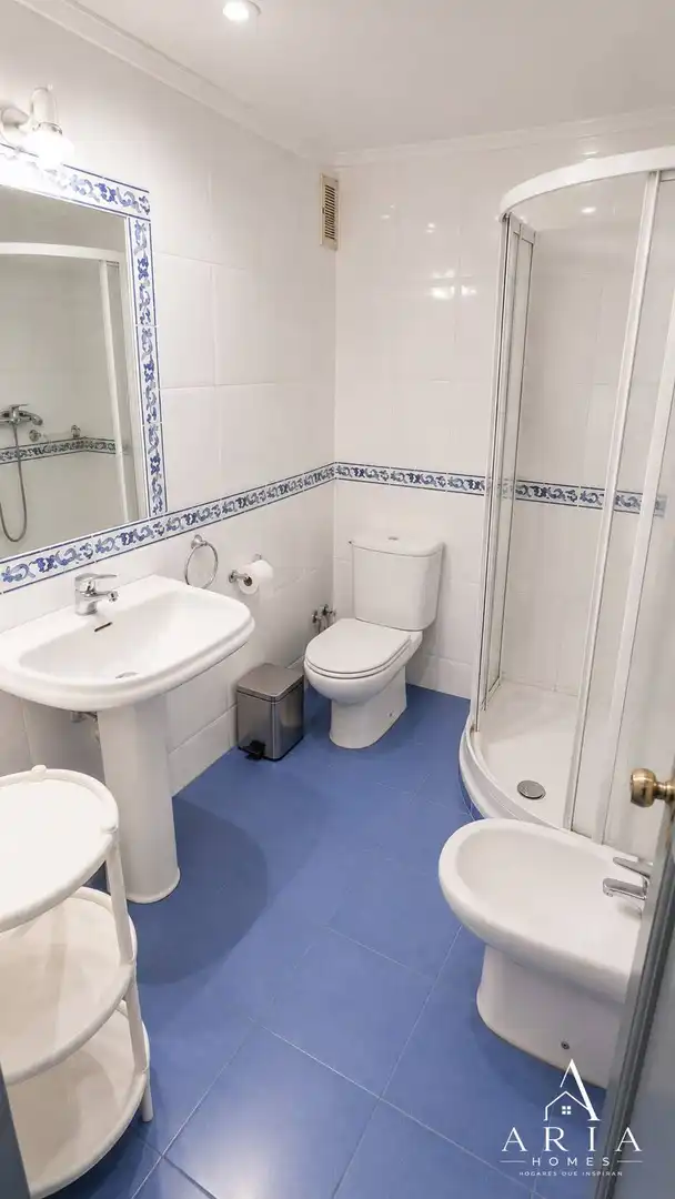 Bany de Apartament de lloguer en Bilbao  amb Calefacció i Balcó